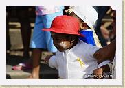 enfants 01 * Toutes les maternelles d'Andapa font la fêteAll Children in all nursery schools making festival in Andapa
©Eric Mathieu * 800 x 535 * (47KB)